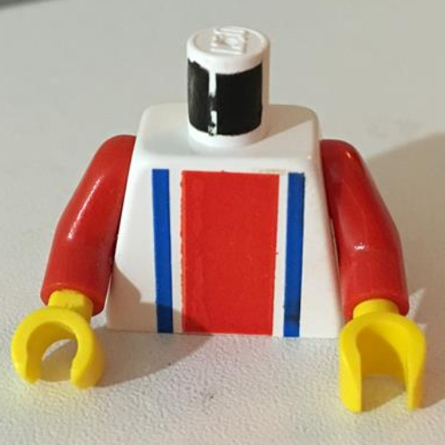 Visuel indicatif Rebrickable de Torse, Maillot de foot à rayures verticales rouge/bleu / '18' sur motif imprimé dos, bras rouges, mains jaunes (Torso, Soccer Shirt with Vertical Striped Red/Blue / '18' on Back Print, Red Arms, Yellow Hands)