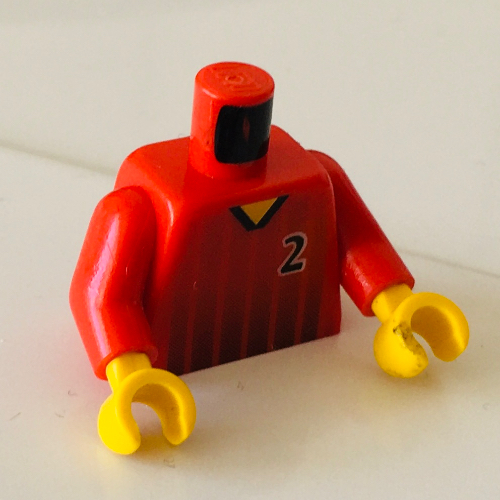 Torse, chemise de football, rayures noires et motif imprimé '2' devant et dos, bras rouges, mains jaunes (Torso, Soccer Shirt, Black Fading Stripes and '2' Front and Back Print, Red Arms, Yellow Hands)