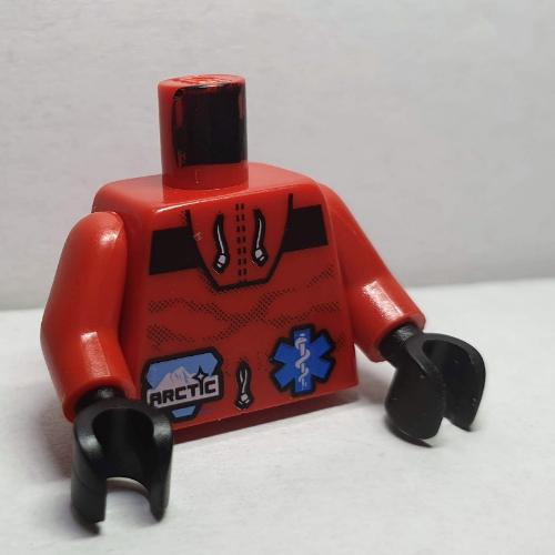 Visuel indicatif Rebrickable de Torse, Arctic Logo Petit et EMT étoile de la vie motif imprimé, bras rouges, mains noires (Torso, Arctic Logo Small and EMT Star of Life Print, Red Arms, Black Hands)