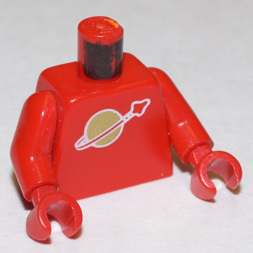 Visuel indicatif Rebrickable de Torse classique espace logo motif imprimé, bras et mains rouges (Torso Classic Space Logo Print, Red Arms and Hands)