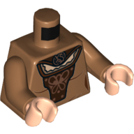 Robe torse avec cape brun foncé et panneau avant, broche de blaireau de cuivre et motif imprimé Design (Helga Puff), bras nougat moyen, mains nougat clair (Torso Dress with Dark Brown Cape and Front Panel, Copper Badger Brooch and Design Print (Helga Hufflepuff), Medium Nougat Arms, Light Nougat Hands)