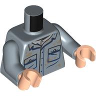 Visuel indicatif Rebrickable de Torse, chemise, bleu foncé garniture/poches, taches de saleté motif imprimé, bras bleu sable, mains nougat clair (Torso, Shirt, Dark Blue Trim/Pockets, Dirt Stains Print, Sand Blue Arms, Light Nougat Hands)