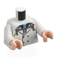 Visuel indicatif Rebrickable de Torse, uniforme marine, boutons, chaîne argentée, chemise bleu foncé, motif : cravate bleu moyen, bras blancs, mains nougat clair (Torso, Navy Uniform, Buttons, Silver String, Dark Blue Shirt, Medium Blue Tie Print, White Arms, Light Nougat Hands)