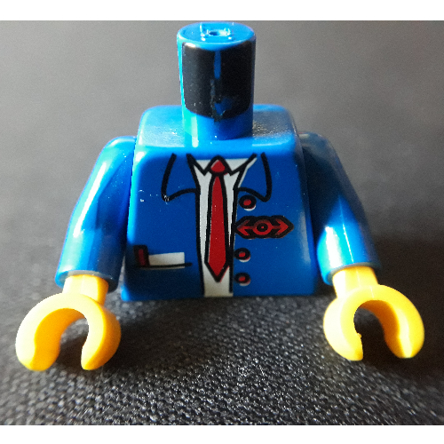 Visuel indicatif Rebrickable de Torse, veste, ouvert, Bloc-notes, Cravate longue rouge et Train Logo imprimé, bras bleus, mains jaunes (Torso, Jacket, Open, Notepad, Red Long Tie and Train Logo Print, Blue Arms, Yellow Hands)
