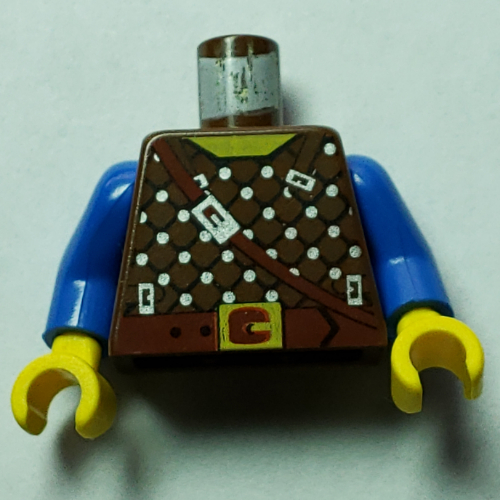 Torse, armure avec motif imprimé tenons et croix marron, bras bleus, mains jaunes (Torso, Armor with Studs and Brown Crossbelt Print, Blue Arms, Yellow Hands)