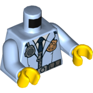 Veste de police torse avec fermeture éclair, badge, radio et bleu foncé cravate motif imprimé, bras bleu clair vif, mains jaunes (Torso Police Jacket with Zipper, Badge, Radio and Dark Blue Tie Print, Bright Light Blue Arms, Yellow Hands)