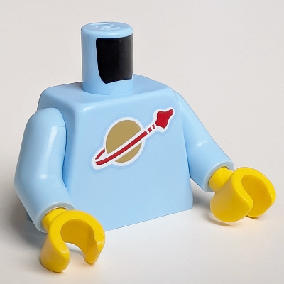 Visuel indicatif Rebrickable de Logo de l'espace torse classique (2019) imprimé, bras bleu clair vif, mains jaunes (Torso Classic Space Logo (2019) Print, Bright Light Blue Arms, Yellow Hands)
