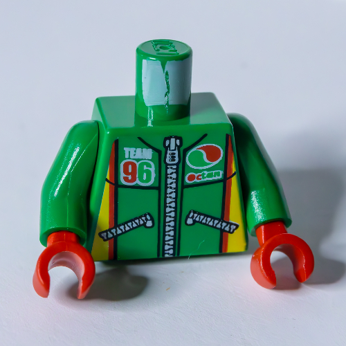 Visuel indicatif Rebrickable de Torse, logo Octan veste zippée avec motif imprimé 'Team 96', bras verts, mains rouges (Torso, Octan Logo Zippered Jacket with 'Team 96' Print, Green Arms, Red Hands)