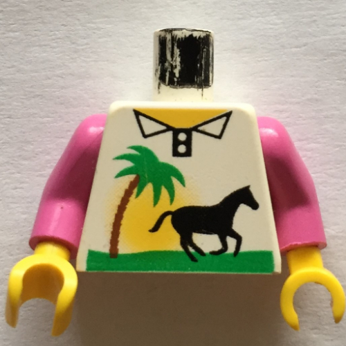 Visuel indicatif Rebrickable de Chemise avec motif imprimé cheval, arbre et coucher de soleil, bras rose foncé, mains jaunes (Torso Shirt with Horse, Tree, and Sunset Print, Dark Pink Arms, Yellow Hands)