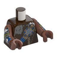 Torse, Tunique cachée, Fourrure gris bleuâtre foncé, Sangles beige foncé/bleu avec décorations bleues, Motif imprimé bras, bras et mains brun moyen (Torso, Hide Tunic, Dark Bluish Grey Fur, Dark Tan/Blue Straps with Blue Decorations, Arm Print, Medium Brown Arms and Hands)