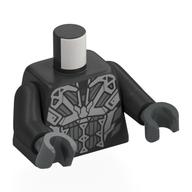 Torse, gris bleuté foncé/gris bleuté clair panneaux d'armure, décorations argentées motif imprimé, bras titane nacré, mains gris bleuté foncé (Torso, Dark Bluish Grey/Light Bluish Grey Armor Panels, Silver Decorations Print, Pearl Titanium Arms, Dark Bluish Gray Hands)