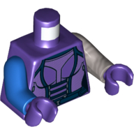 Torse, bras impairs, motif : armure avec ceinture bleu foncé, bras plat gauche en argent, bras bleu droit, mains pourpre foncé (Torso, Odd Arms, Armor with Dark Blue Belt Print, Left Flat Silver Arm, Right Blue Arm, Dark Purple Hands)