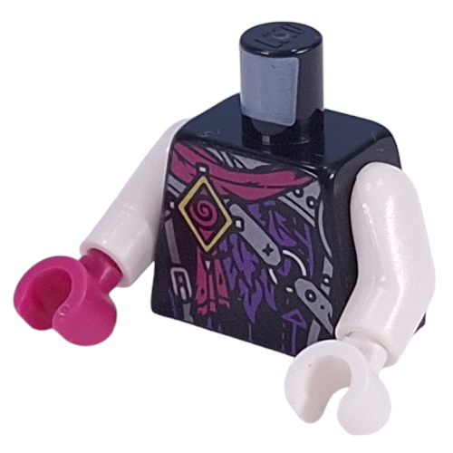 Torse, mains impaires, ceinture magenta, bracelets/armure argentés, caractéristiques violet foncé, motif imprimé badge jaune clair lumineux, bras blancs, main gauche blanche, main droite magenta (Torso, Odd Hands, Magenta Sash, Silver Straps/Armor, Dark Purple Features, Bright Light Yellow Badge Print, White Arms, Left White Hand, Right Magenta Hand)