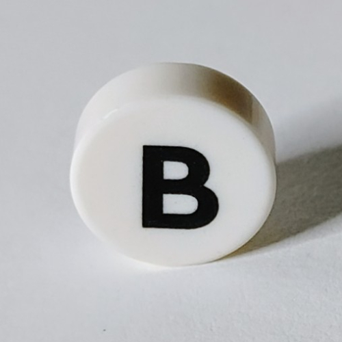 Visuel indicatif Rebrickable de Tuile ronde 1 x 1 avec motif imprimé noir 'B' (Tile Round 1 x 1 with Black 'B' Print)