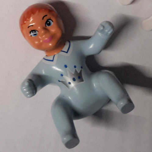 Visuel indicatif Rebrickable de Belville figurine bébé, cheveux orange foncé, prince charmant bleu clair avec motif imprimé couronne (Belville Figure Baby, Dark Orange Hair, Prince Charming Light Blue with Crown Print)