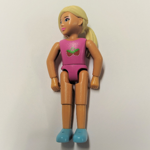 Belville figurine Coudes fixes, Enfant, Femme, Cheveux jaune clair, haut rose, Motif imprimé fraises (Belville Figure Fixed Elbows, Child, Female, Light Yellow Hair, Pink Top, Strawberries Print)