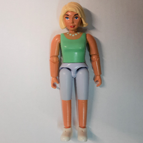 Belville figurine Coudes articulés, femelle, cheveux jaune clair, short violet clair, chemise verte moyenne (Belville Figure Articulated Elbows, Female, Light Yellow Hair, Light Violet Shorts, Medium Green Shirt)