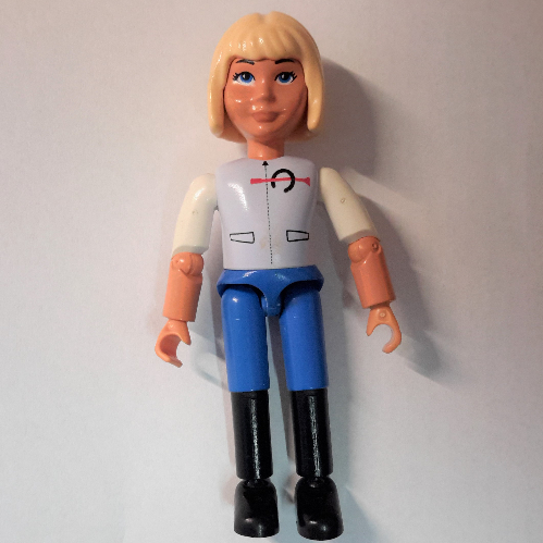 Belville figurine Coudes articulés, enfant, femme, cheveux jaune clair, dessus violet clair avec manches blanches, short bleu, bottes noires (coureur de cheval) (Belville Figure Articulated Elbows, Child, Female, Light Yellow Hair, Light Violet Top with White Sleeves, Blue Shorts, Black Boots (Horse Rider))