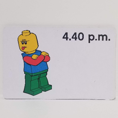 Visuel indicatif Rebrickable de Carte d'activité, Time-Enseigner 12-Hour Clock 4.40 après-midi (Activity Card, Time-Teaching 12-Hour Clock 4.40 p.m.)