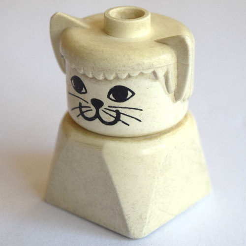 Visuel indicatif Rebrickable de Duplo 2 x 2 x 2 figurine brique tôt, chat, tête blanche, cheveux blancs avec oreilles, motif imprimé visage de chat (Duplo 2 x 2 x 2 Figure Brick Early, Cat, White Head, White Hair with Ears, Cat Face Print)