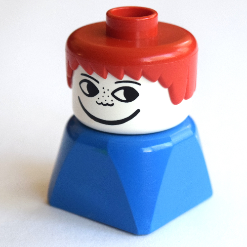 Visuel indicatif Rebrickable de Duplo 2 x 2 x 2 figurine brique tôt, cheveux courts hérissés rouge, taches de rousseur du nez motif imprimé (Duplo 2 x 2 x 2 Figure Brick Early, Short Spiky Hair Red, Nose Freckles Print)