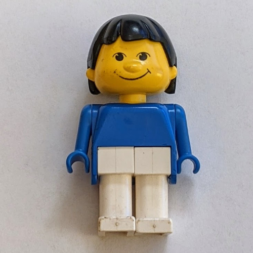 Visuel indicatif Rebrickable de Figurine de base Fille humaine bleu, jambes blanches, cheveux noirs (Basic Figure Human Girl Blue, White Legs, Black Hair)