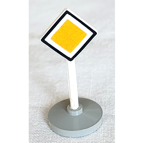 Visuel indicatif Rebrickable de Signe de la route vieux diamant avec bordure noir et blanc route principale motif imprimé & type 2 base (Road Sign Old Diamond with Black & White Border Major Road Print & Type 2 Base)