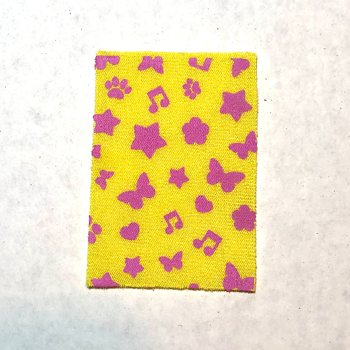 Visuel indicatif Rebrickable de Couverture, feuille, serviette, avec des fleurs rose foncé, papillons, cœurs et notes de musique motif imprimé (Blanket, Sheet, Towel, with Dark Pink Flowers, Butterflies, Hearts, and Music Notes Print)