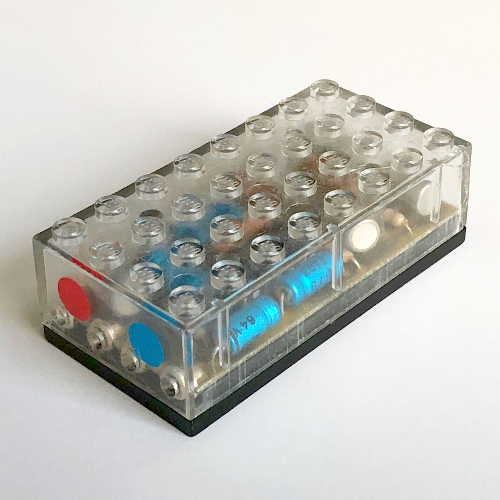 Visuel indicatif Rebrickable de Unité de contrôle, Sifflet de train 4.5V brique 4 x 8 x 2 avec fonctions avant/arrêt/inverse (Control Unit, Train 4.5V Whistle Brick 4 x 8 x 2 with Forward/Stop/Reverse Functions)