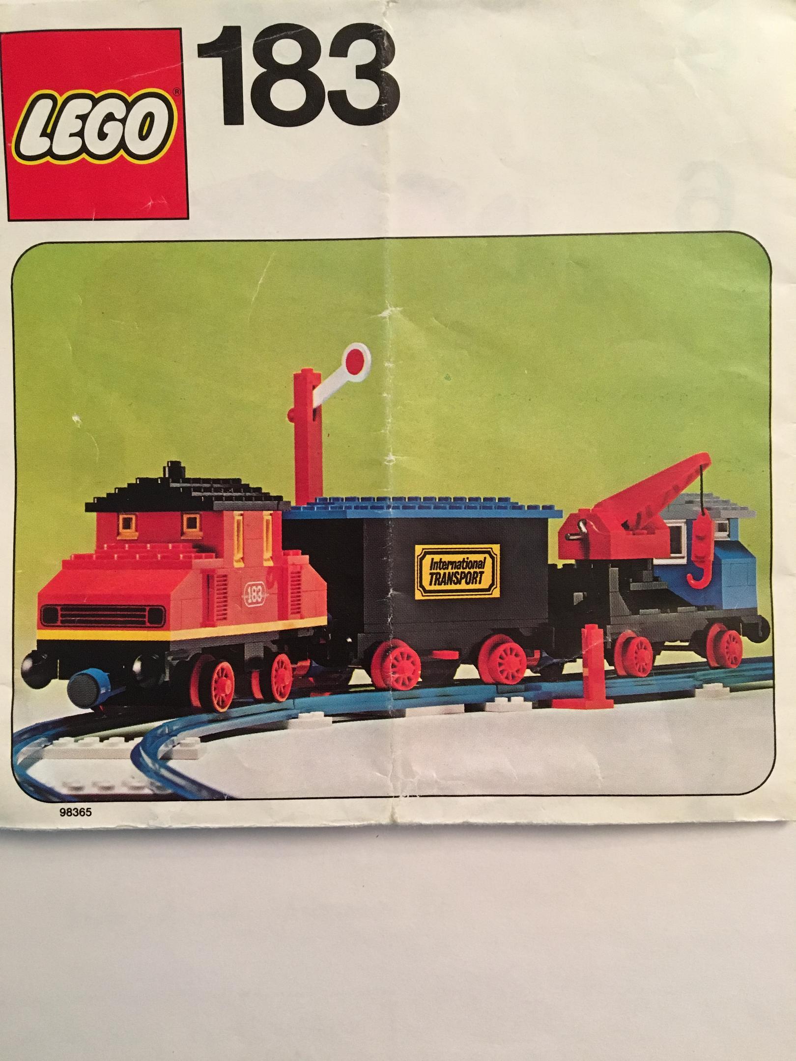 Train complet avec moteur et signal (Complete Train Set with Motor and Signal)