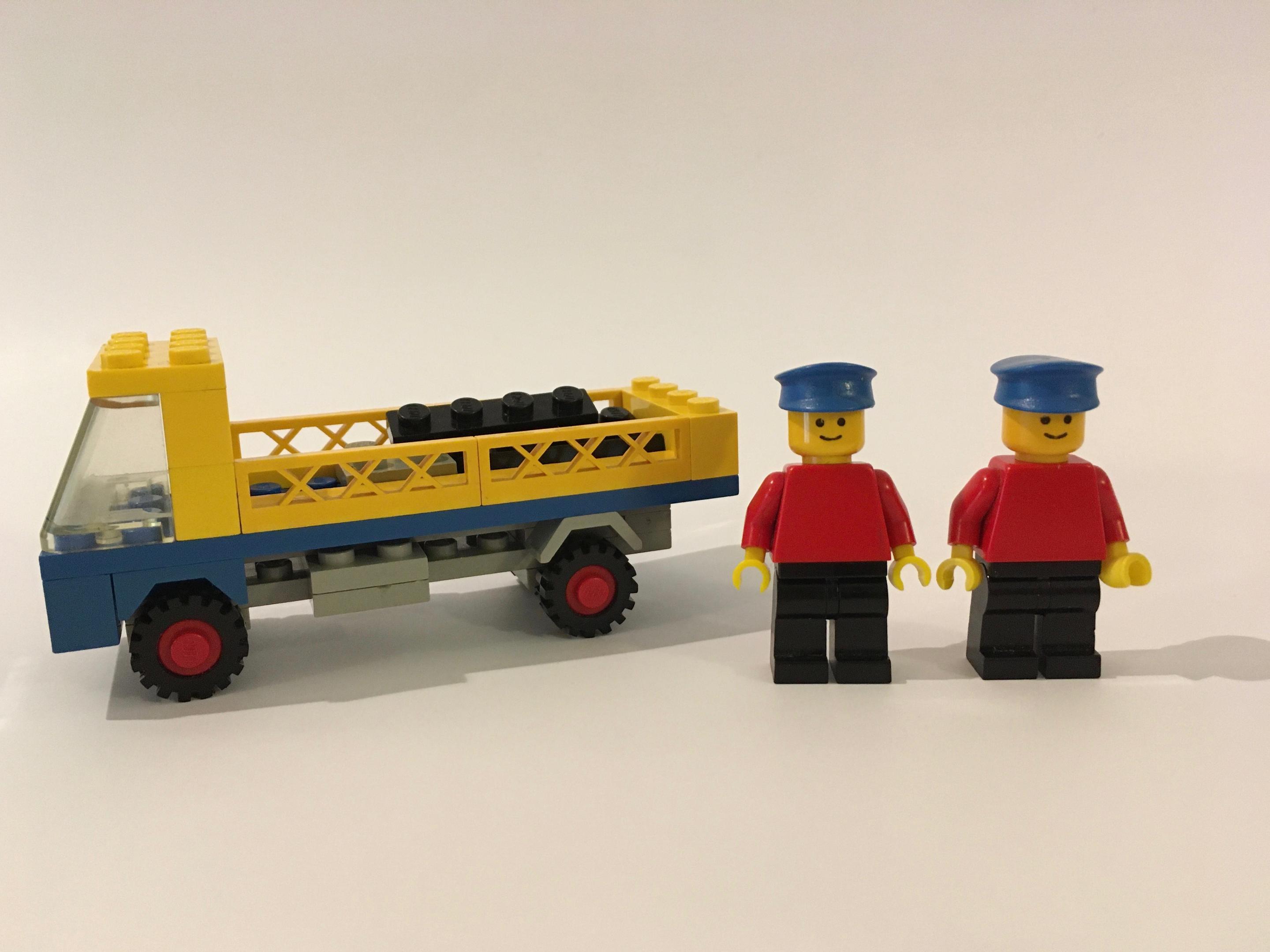 Camion à plat (Flatbed Truck)
