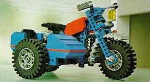 Moto avec sidecar (Motorbike with Sidecar)