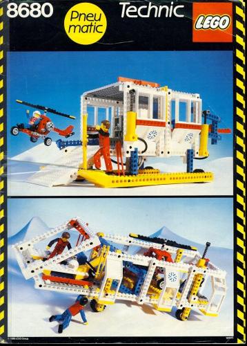 Base de sauvetage arctique (Arctic Rescue Base)