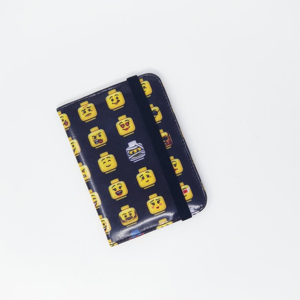 Minifigurine passeport cas (Minifigure Passport Case)